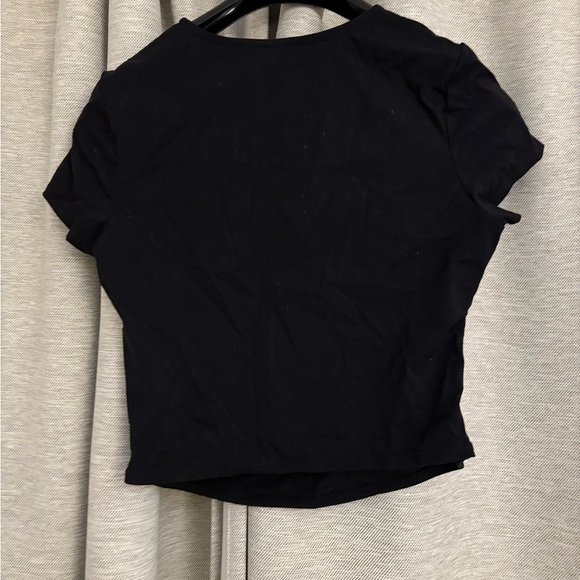 Garage peep crop top - Picture 2 of 2